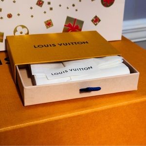 Louis Vuitton Set 5.5 x 3.5 x 1"